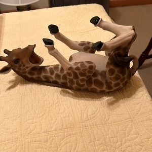 Giraffe wine bottle holder
